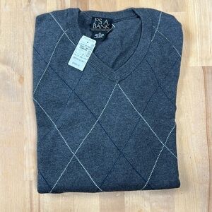 Jos A Bank Sweater NWT